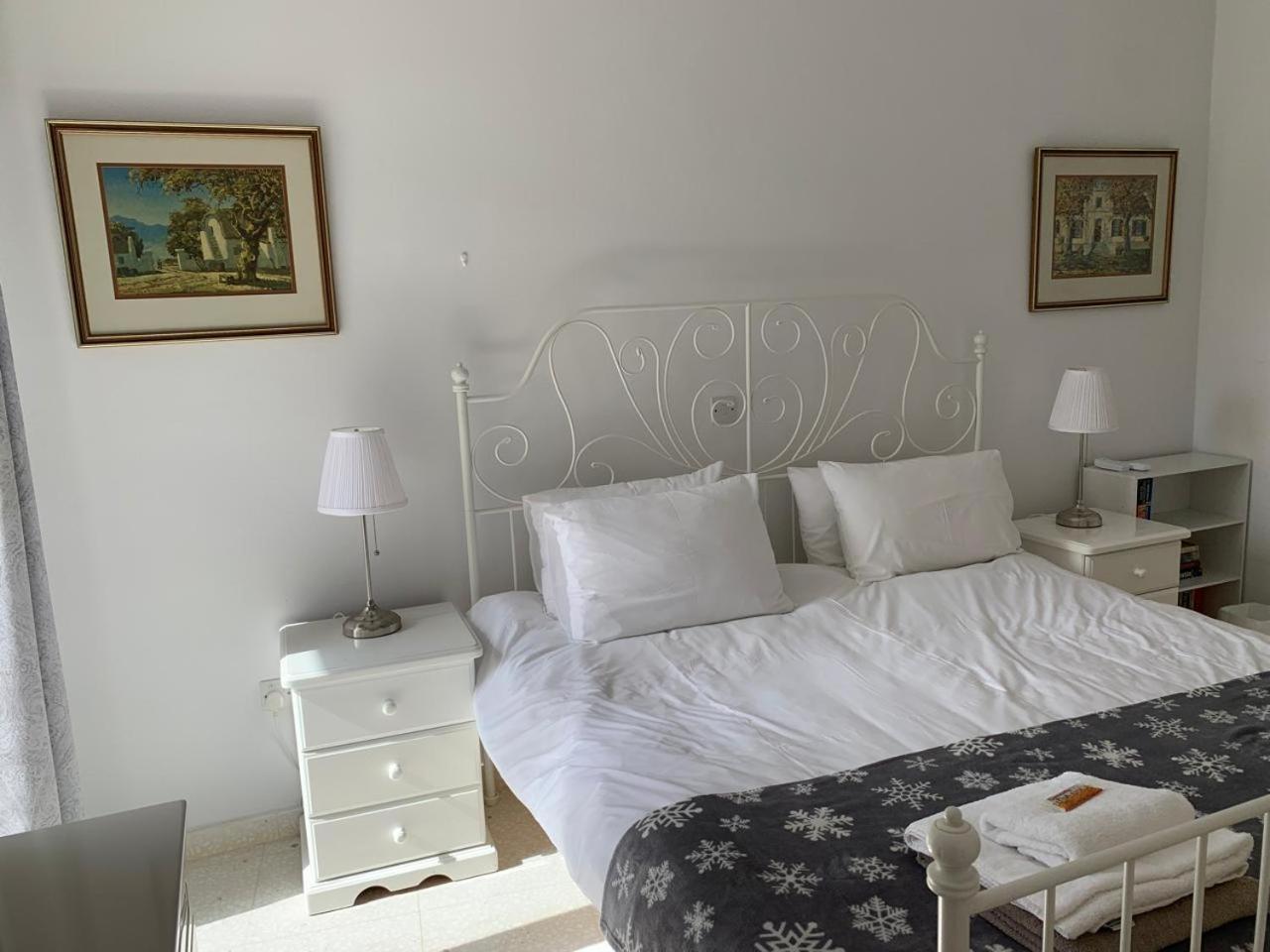 King'S Palace - Spacious 2 Bed, 2 Bath With Sea And Pool Views パ フォス エクステリア 写真